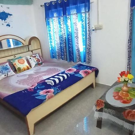 Hostel Buddha Кхаджурахо Экстерьер фото