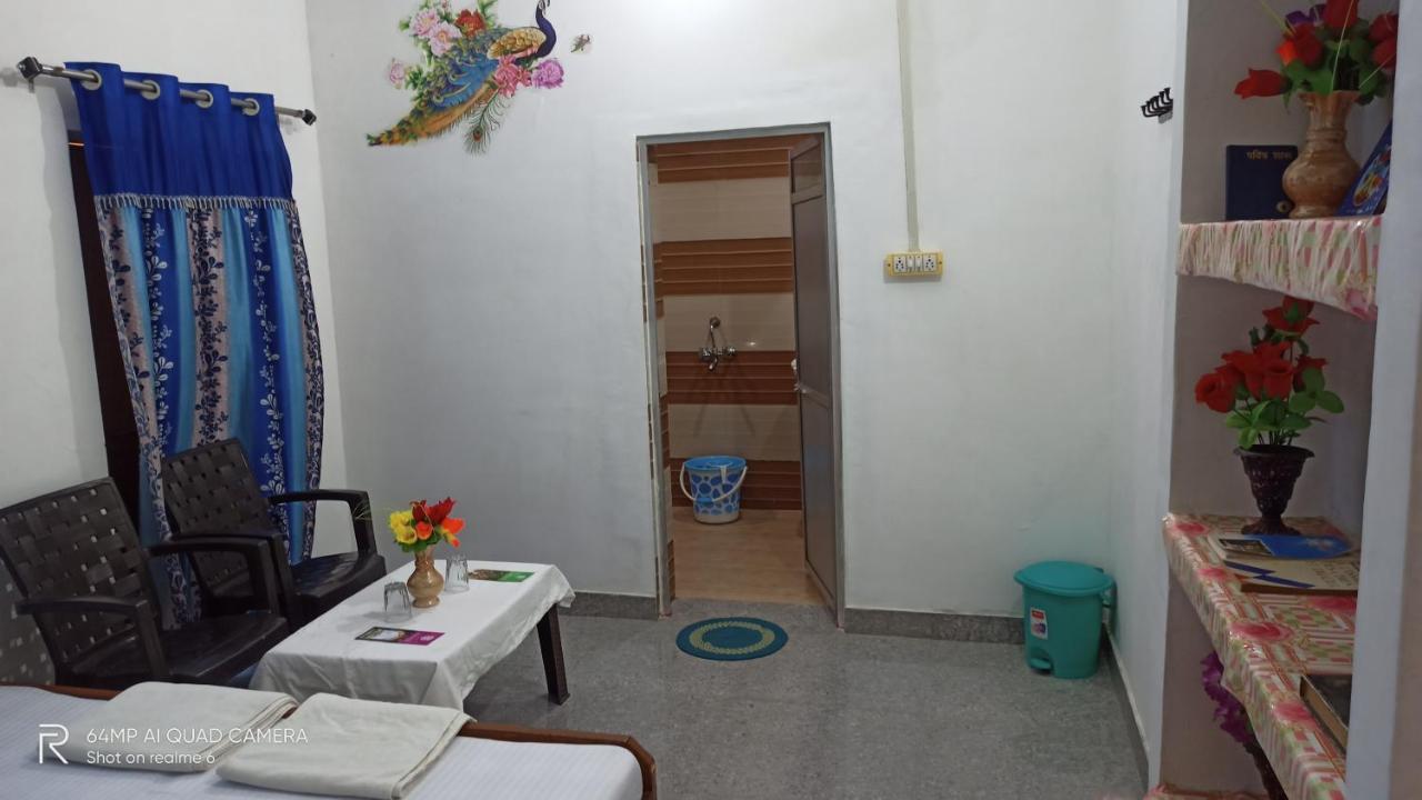 Hostel Buddha Кхаджурахо Экстерьер фото