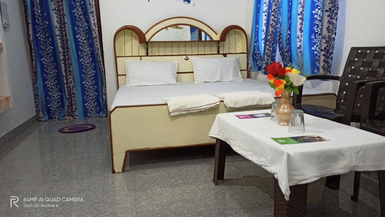 Hostel Buddha Кхаджурахо Номер фото