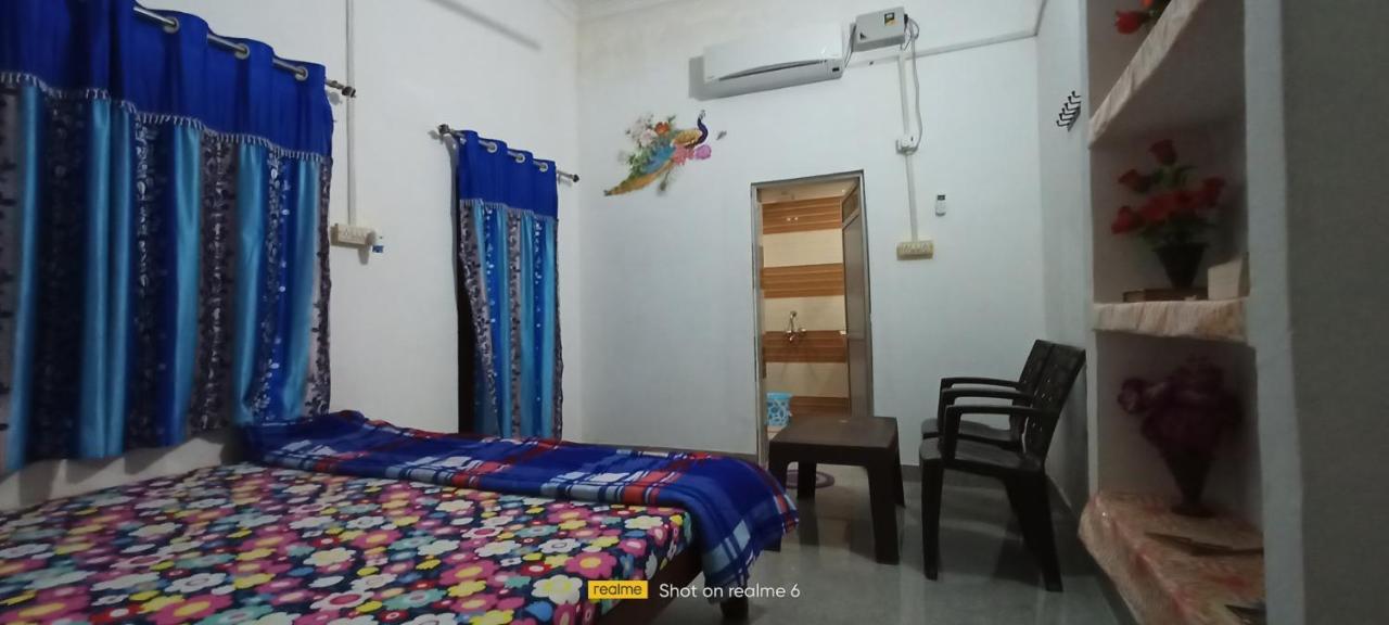 Hostel Buddha Кхаджурахо Номер фото